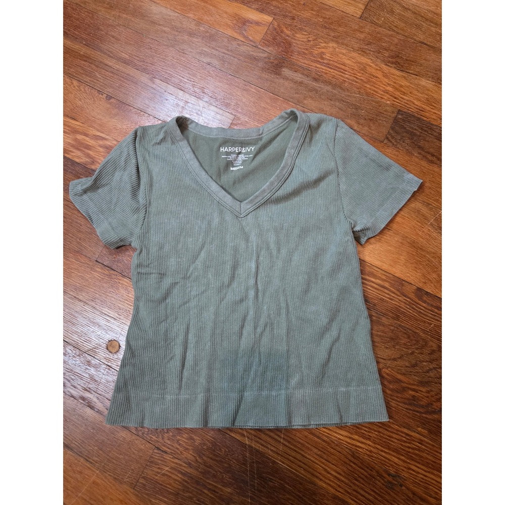 Harper & Ivy Sage Green Ribbed V-Neck Cropped Short Sleeve Top Medium